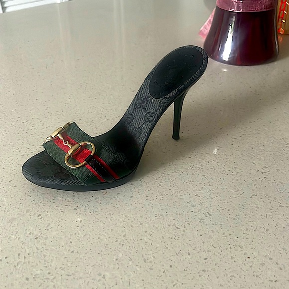 Gucci Shoes - Gucci Sandals, Size 5.5 - w/ Horsebit red/green accent